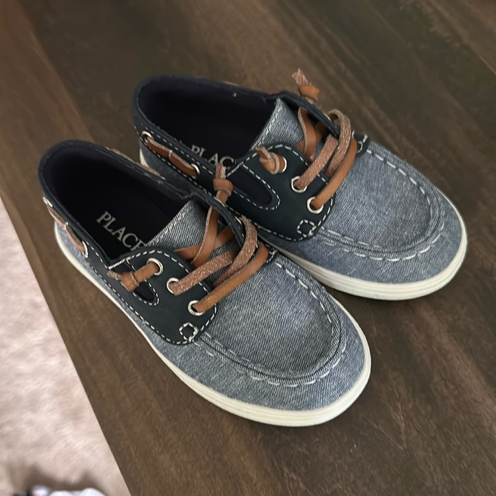 Never worn blue boat shoes